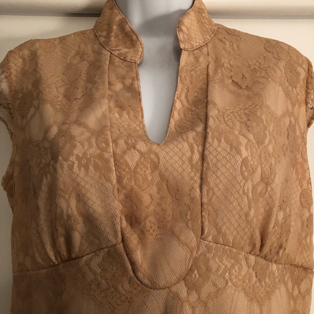 Pretty! Vintage lace top on nude with cap sleeves